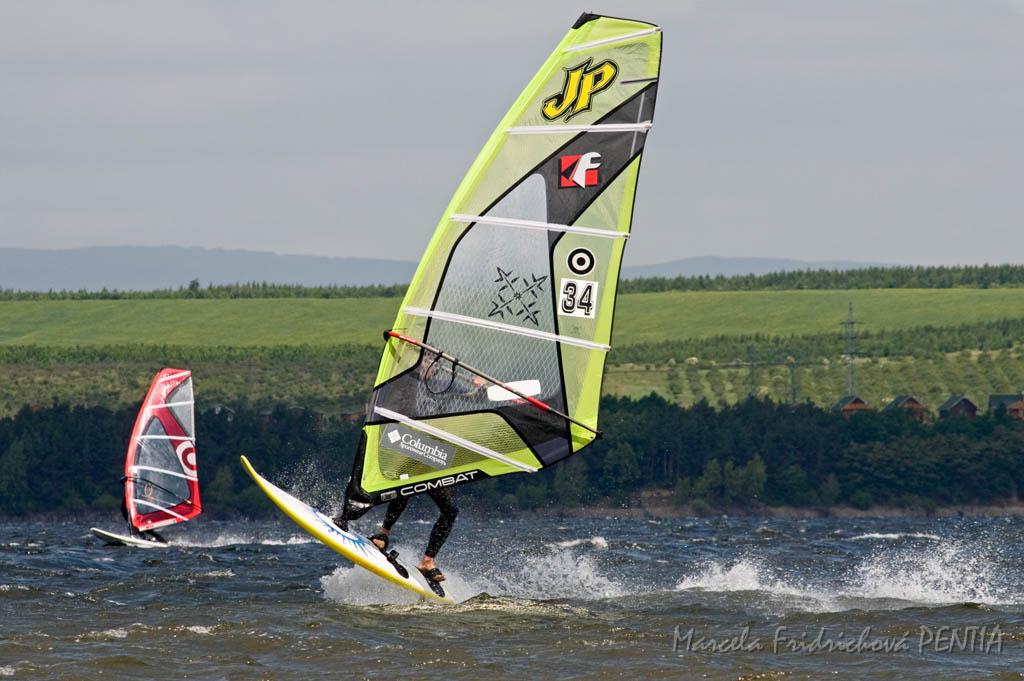 D2009-015-190.jpg