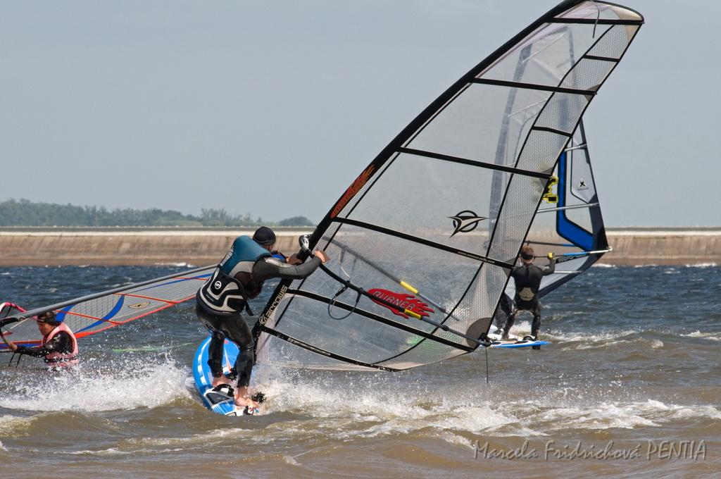 D2009-015-560u.jpg