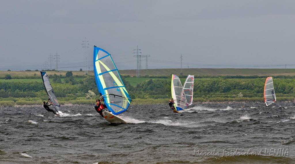 D2009-015-605.jpg