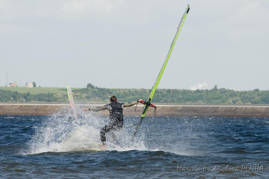 D2009-015-648u.jpg