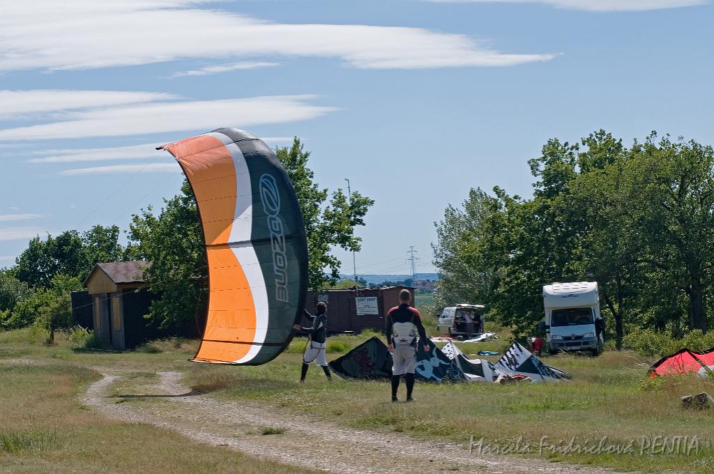 D2009-018-375u.jpg
