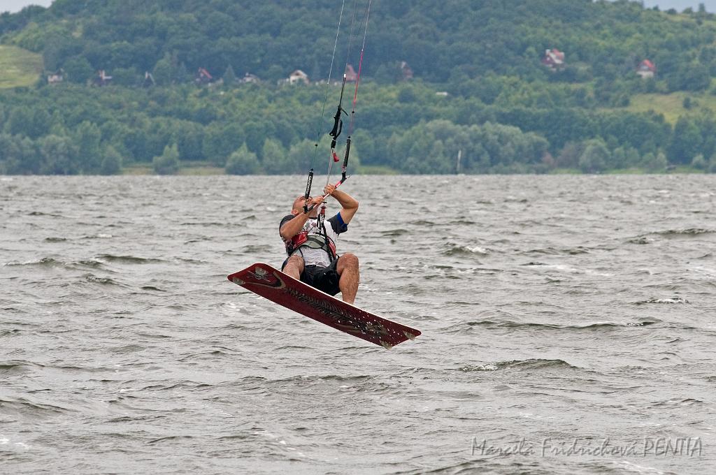 D2009-020-002u.jpg