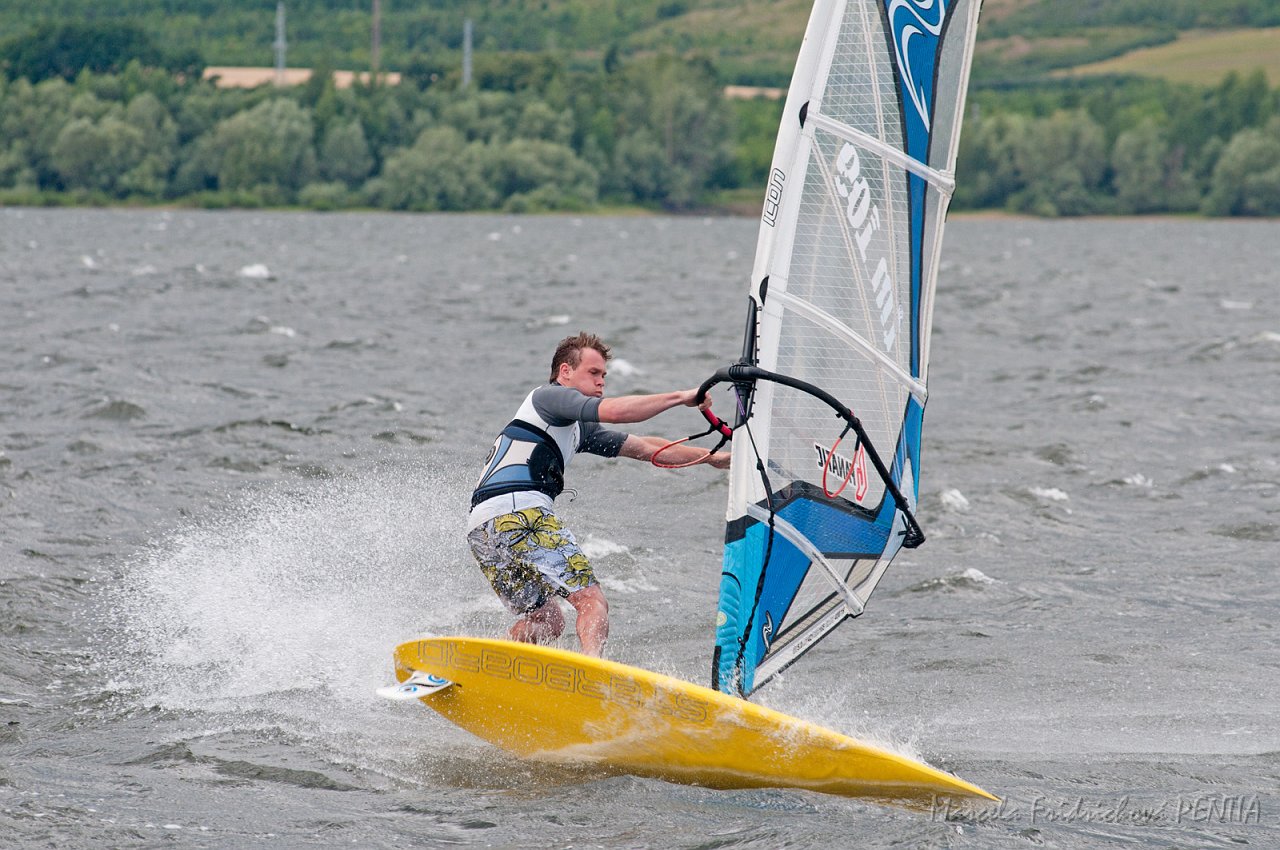 D2012-011-143u.jpg