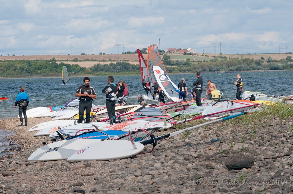 D2012-015-242u.jpg