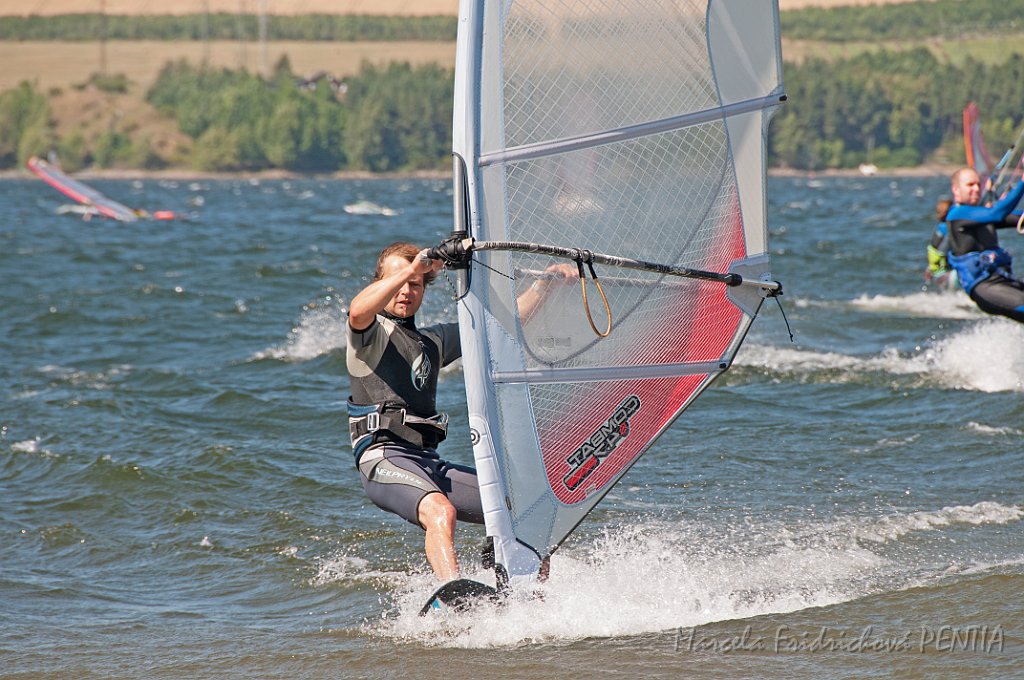 D2015-039-100u.jpg
