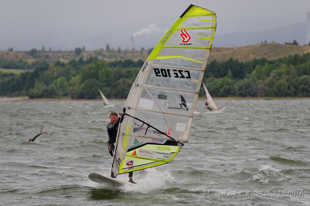 D2015-052-0550u.jpg
