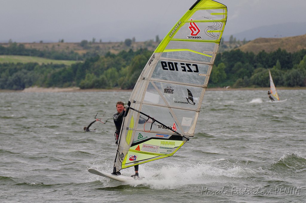 D2015-052-0551u.jpg