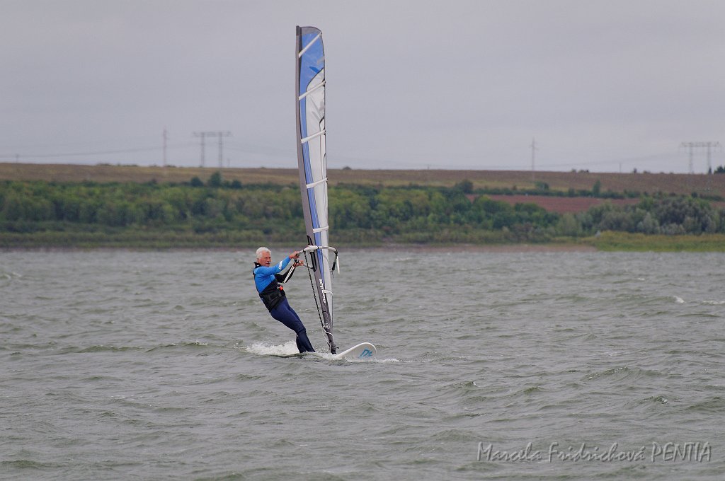 D2015-052-0828u.jpg