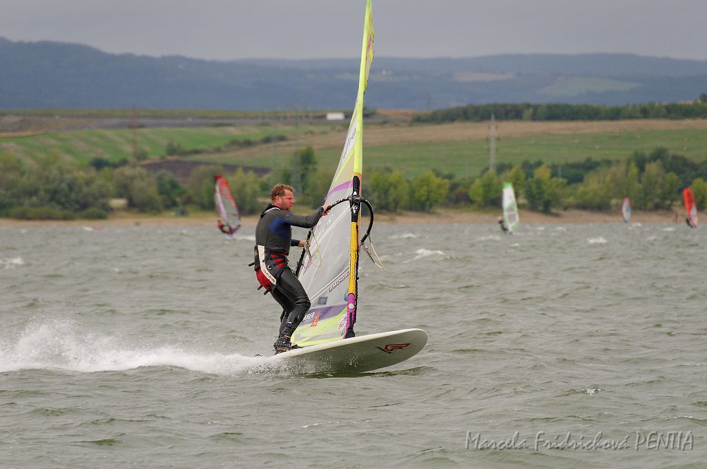 D2015-052-0865u.jpg