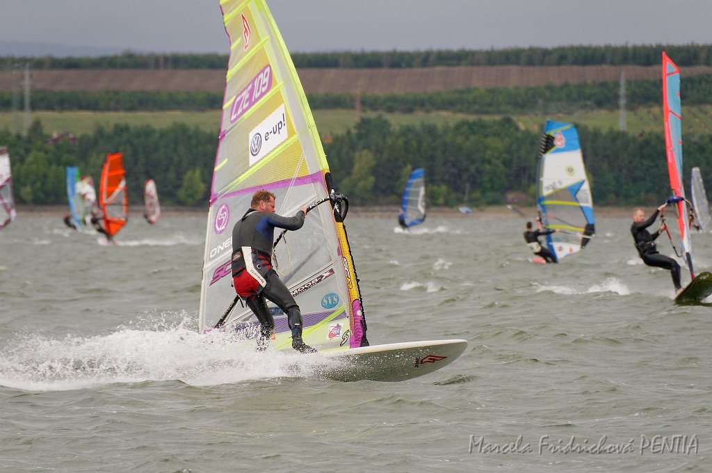 D2015-052-0866u.jpg