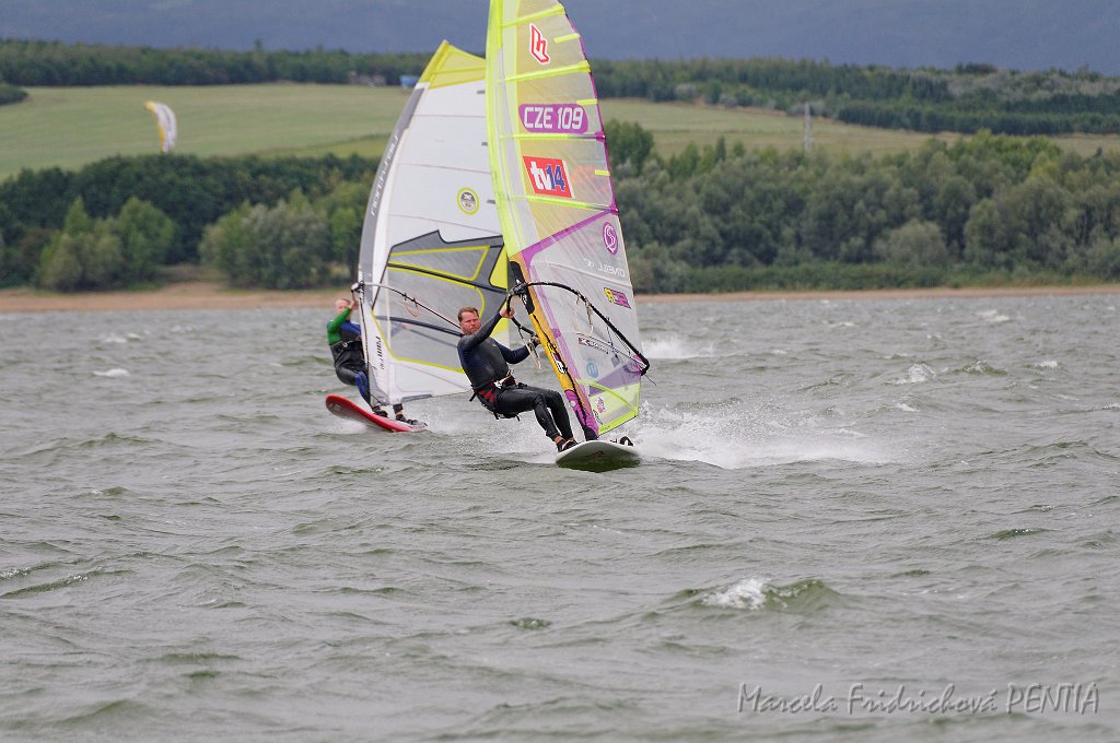 D2015-052-0895u.jpg