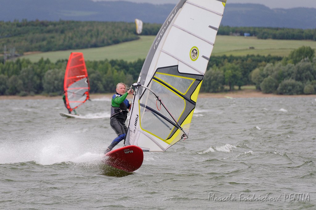 D2015-052-0907u.jpg