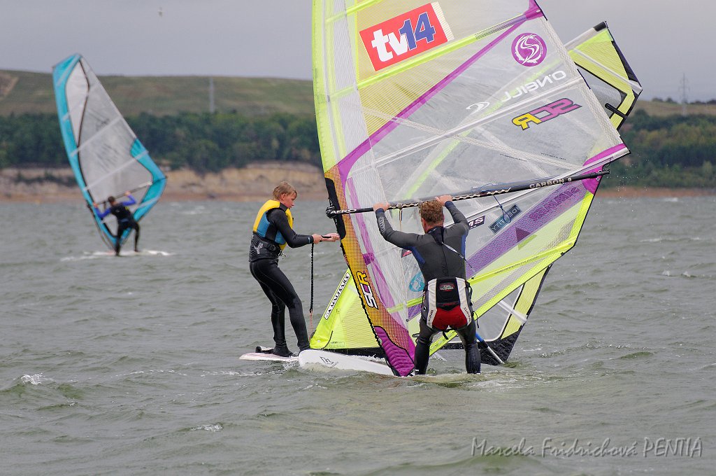 D2015-052-0910u.jpg