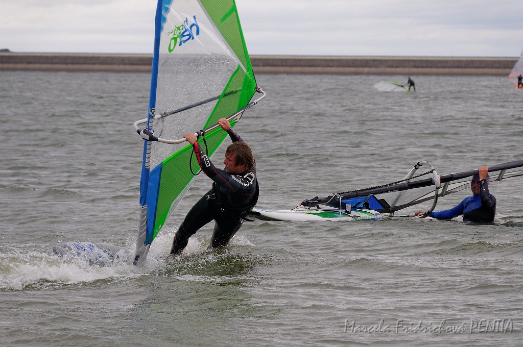 D2015-052-0928u.jpg