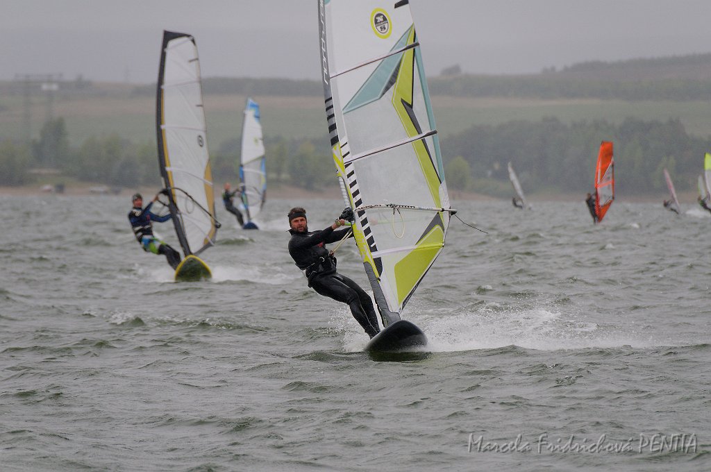 D2015-052-0990.jpg