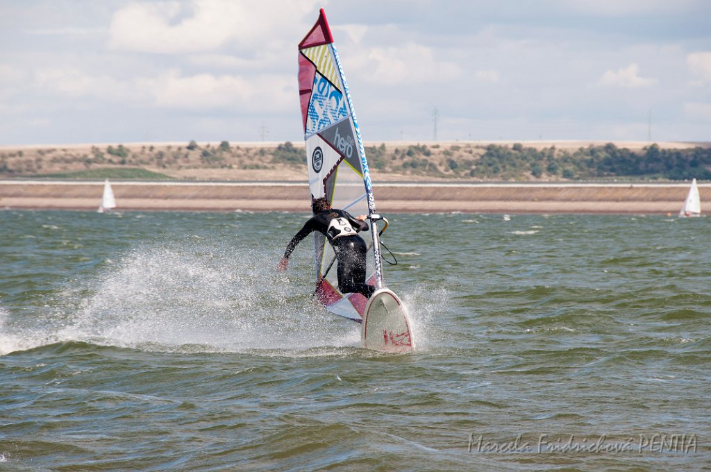 D2015-052-0018.jpg