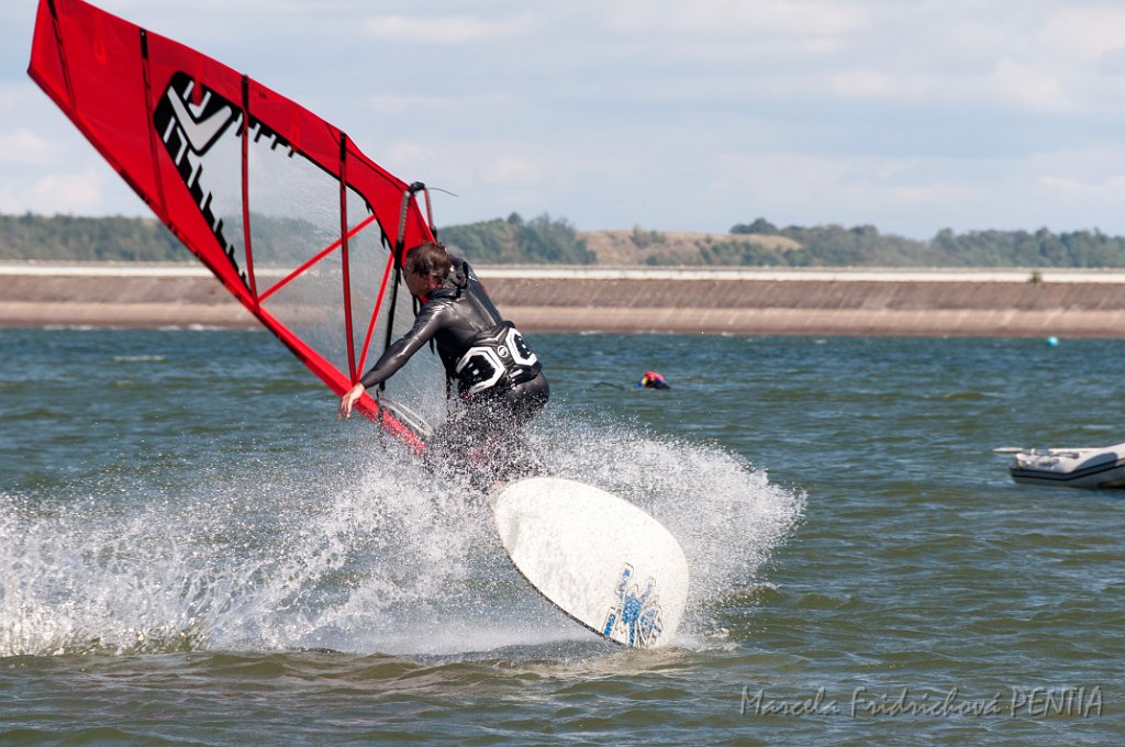 D2015-052-0026-3.jpg