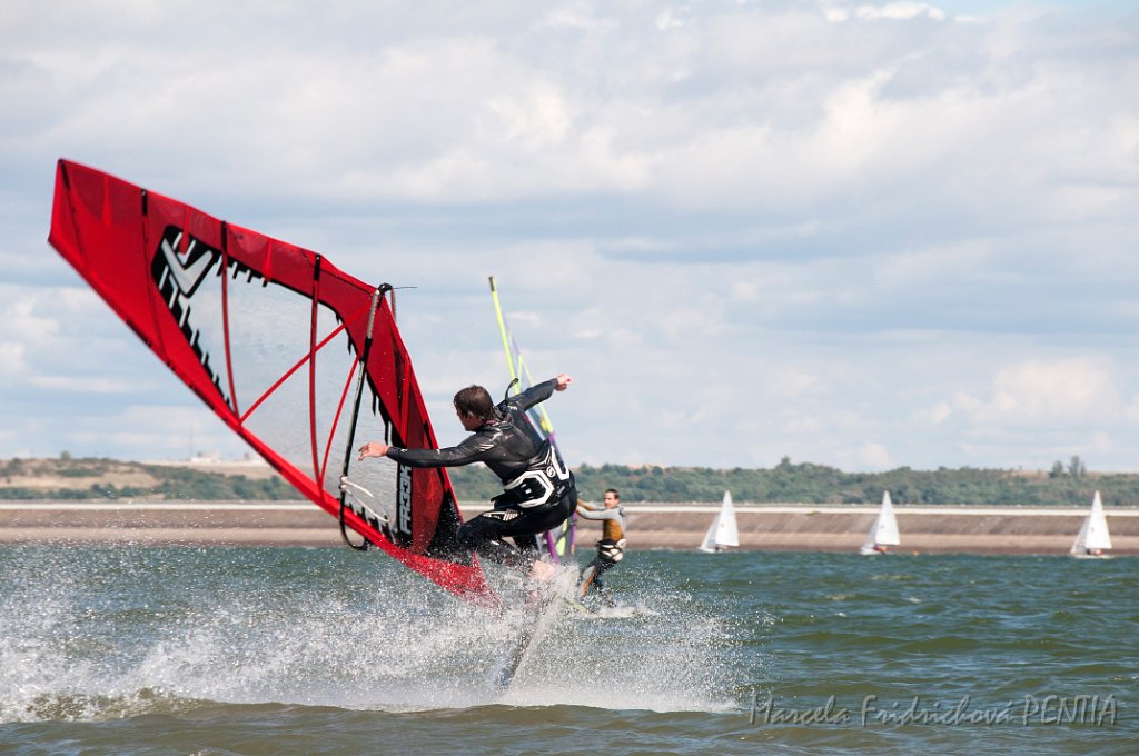D2015-052-0026-5.jpg