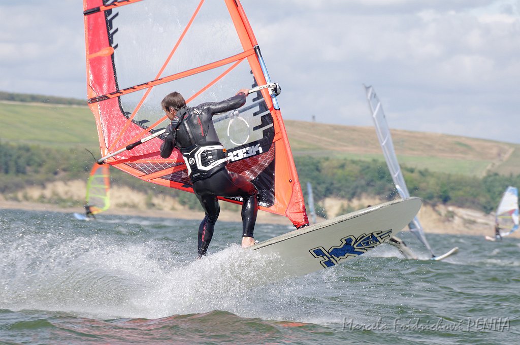 D2015-052-0027-3.jpg