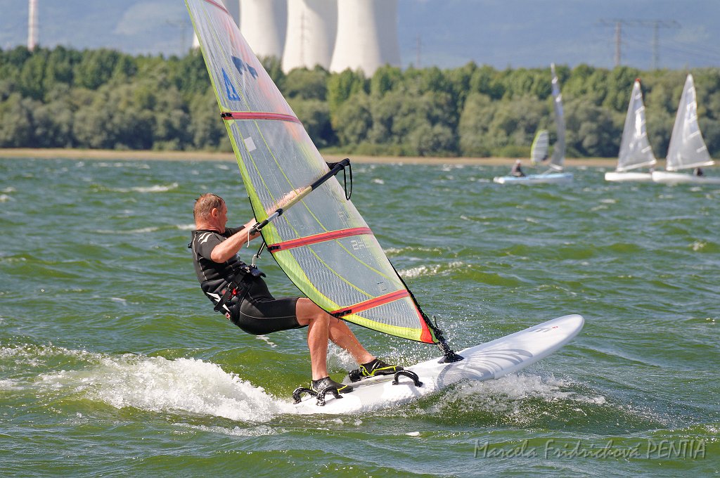 D2015-052-0030u.jpg