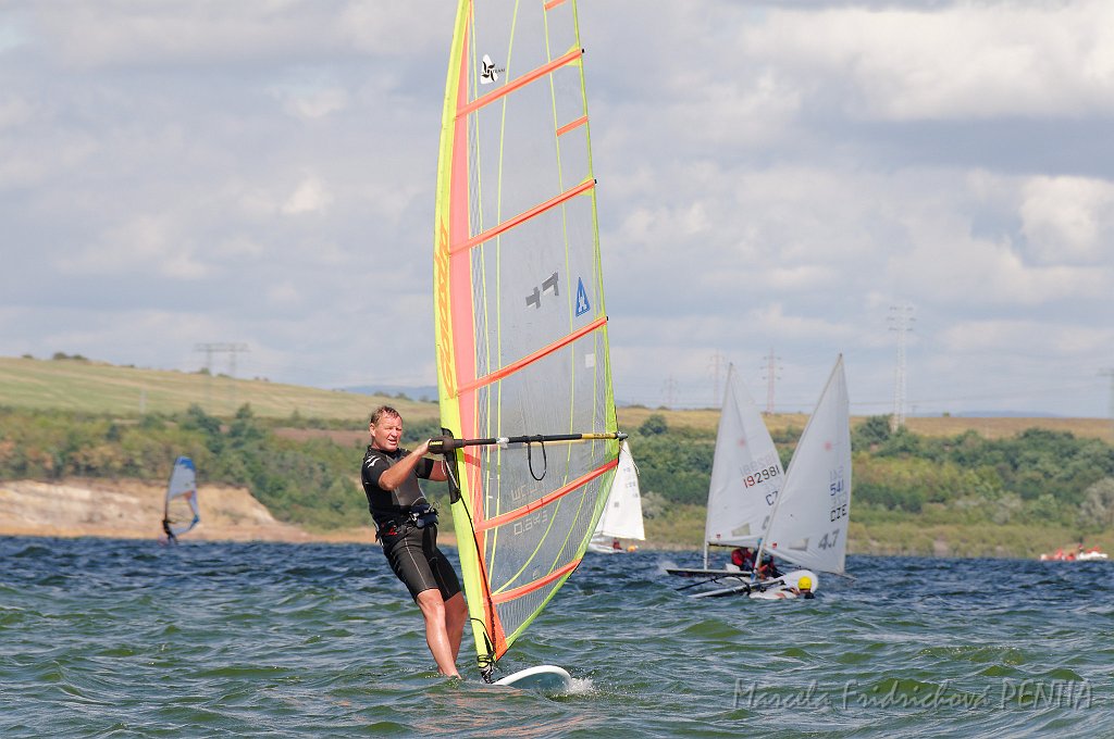 D2015-052-0033u.jpg