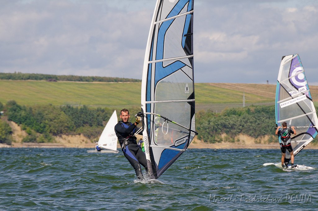 D2015-052-0034u.jpg