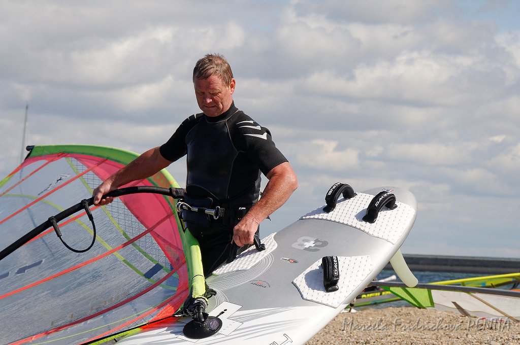 D2015-052-0036u.jpg