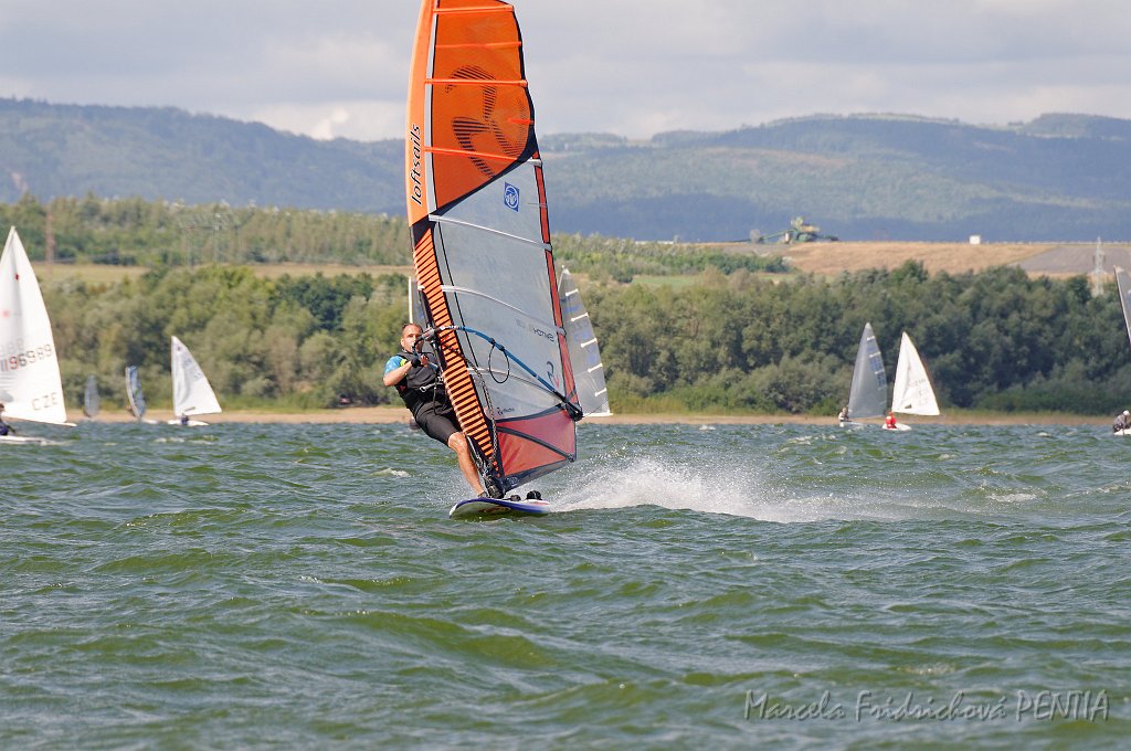 D2015-052-0055u.jpg