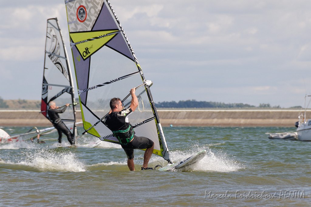 D2015-052-0084.jpg