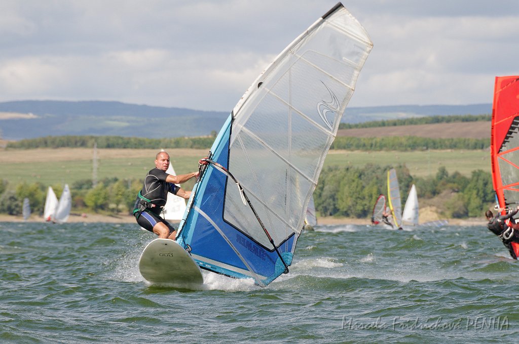 D2015-052-0101.jpg
