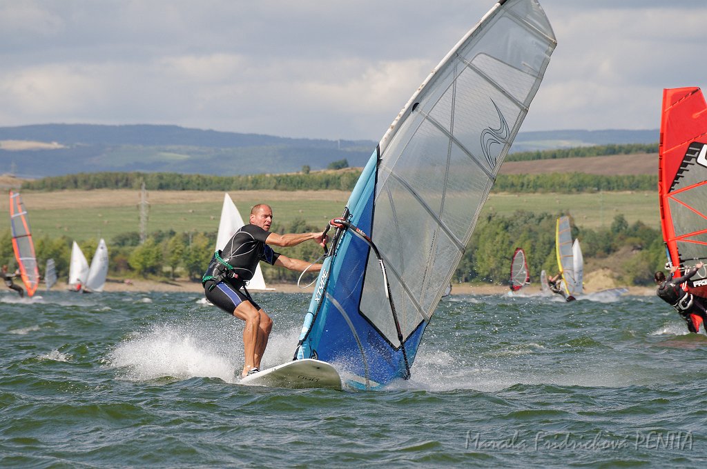 D2015-052-0102.jpg