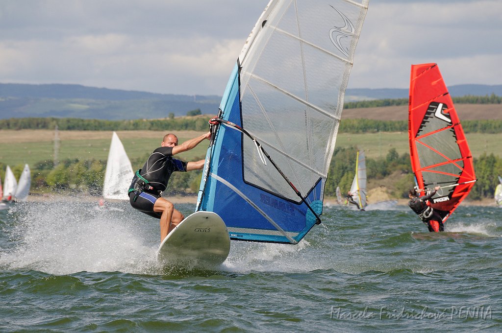 D2015-052-0103.jpg