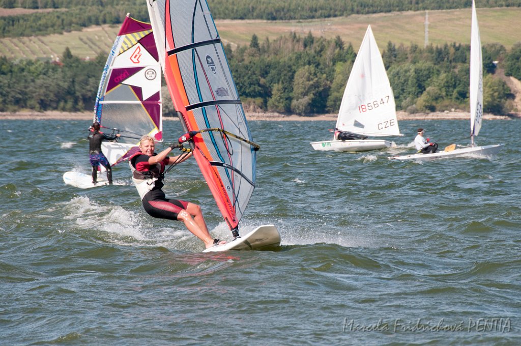 D2015-052-0156-2.jpg
