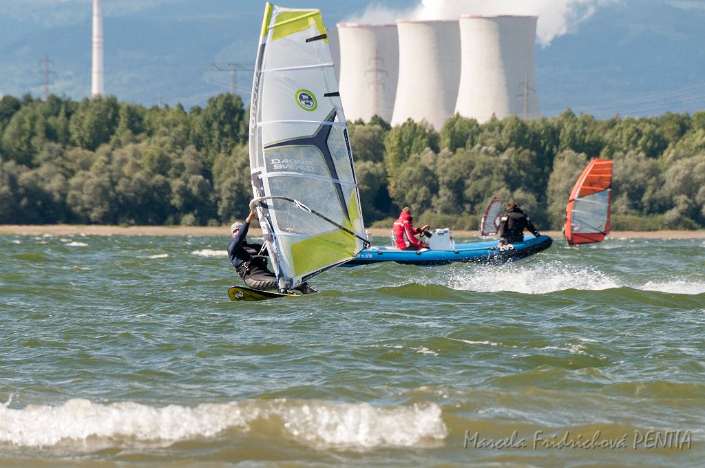 D2015-052-0166-1.jpg