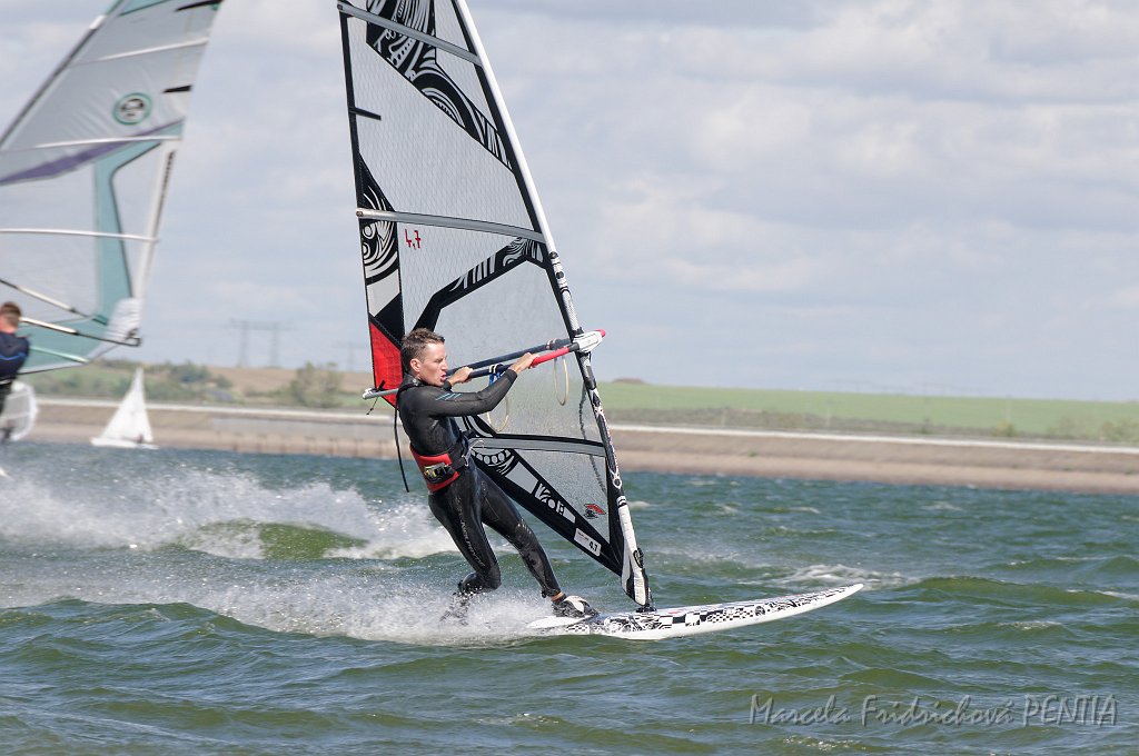 D2015-052-0202.jpg