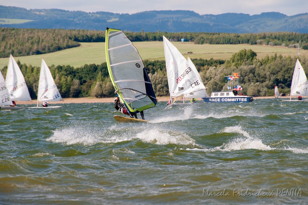 D2015-052-0228-2.jpg