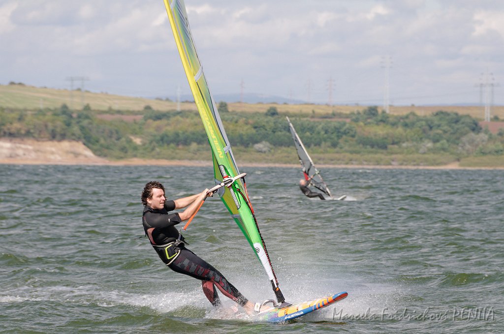 D2015-052-0305.jpg