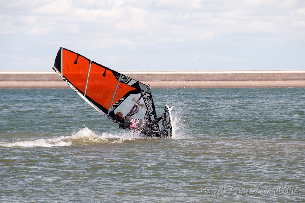 D2015-052-0389.jpg