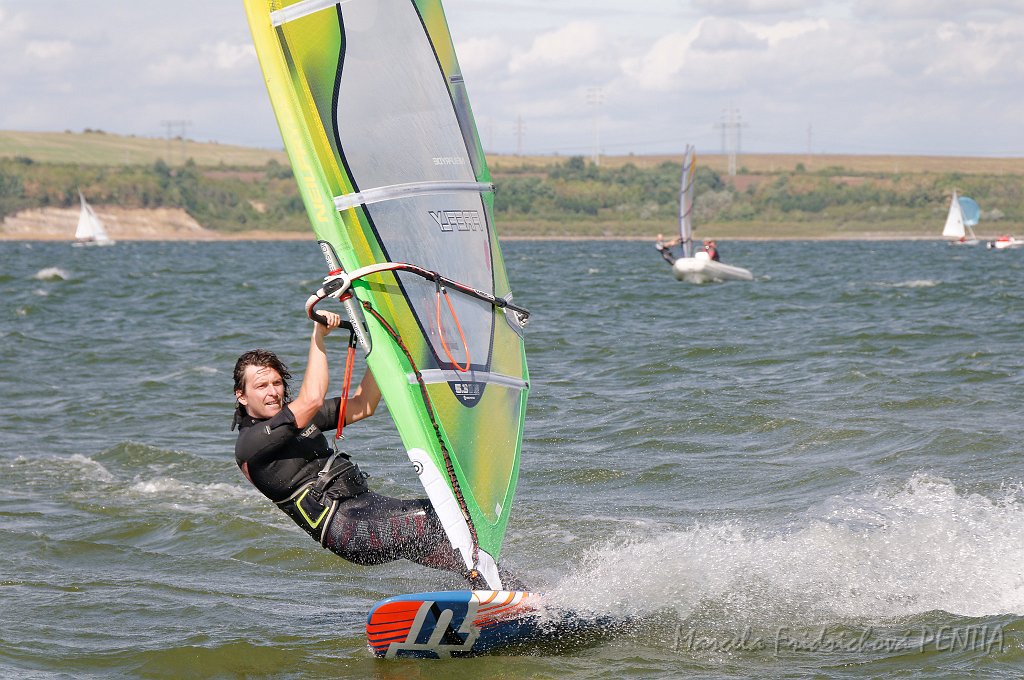 D2015-052-0401.jpg