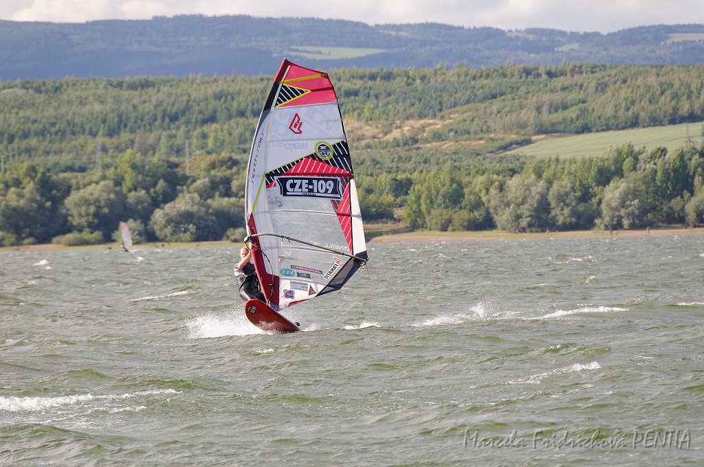 D2015-052-0432u.jpg