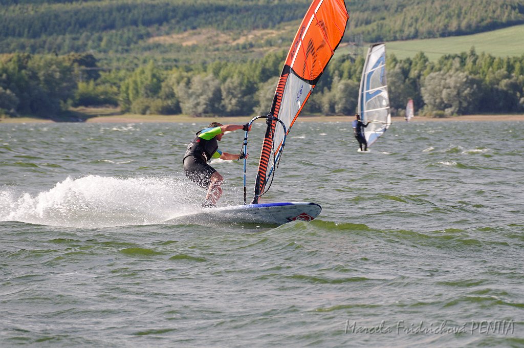 D2015-052-0459u.jpg