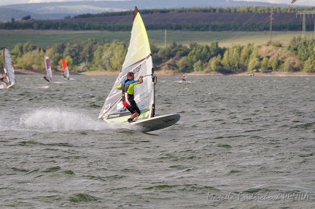 D2015-052-0475u.jpg