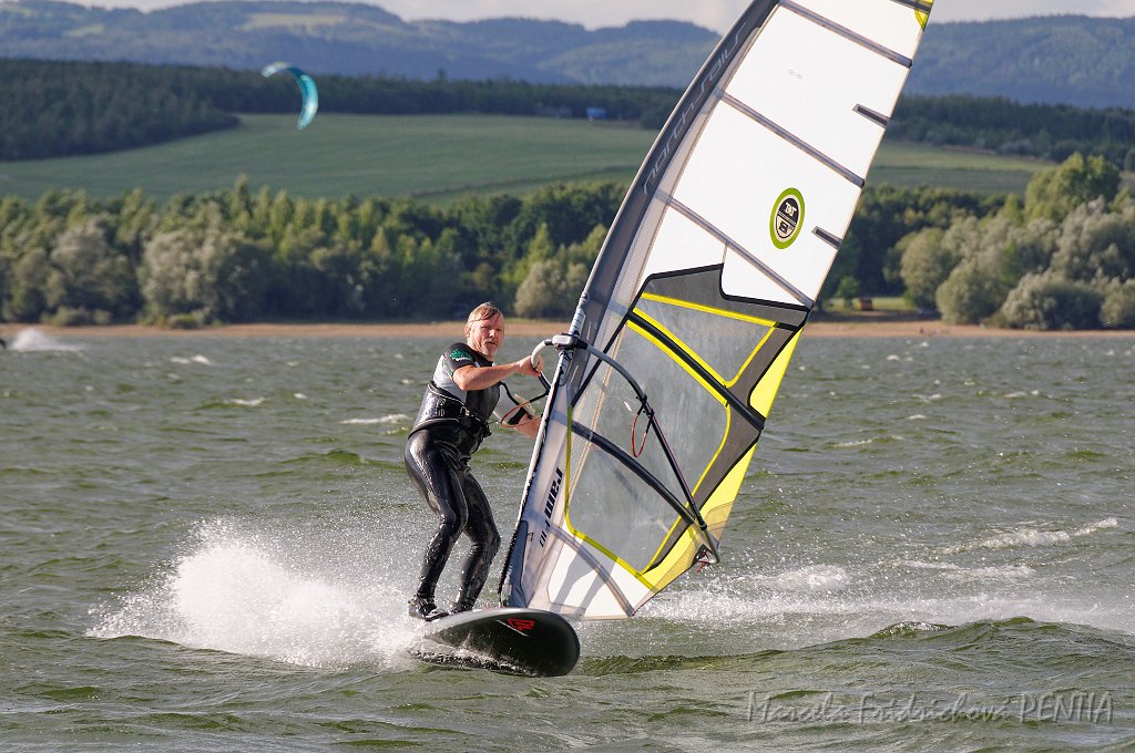 D2015-052-0490u.jpg