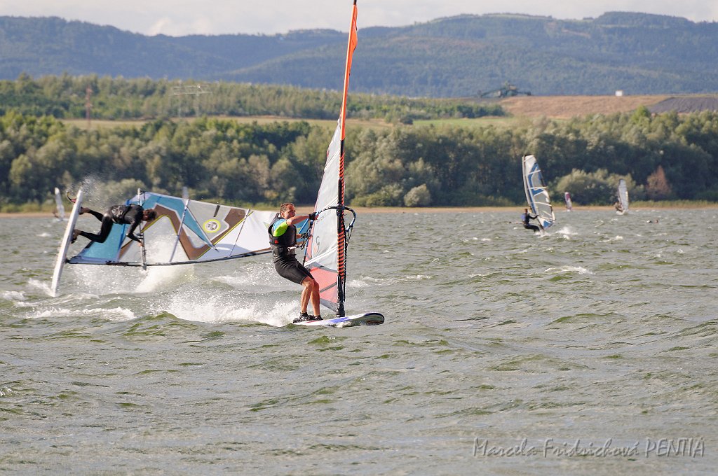 D2015-052-0509u.jpg