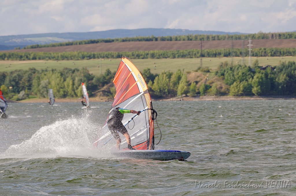 D2015-052-0512u.jpg