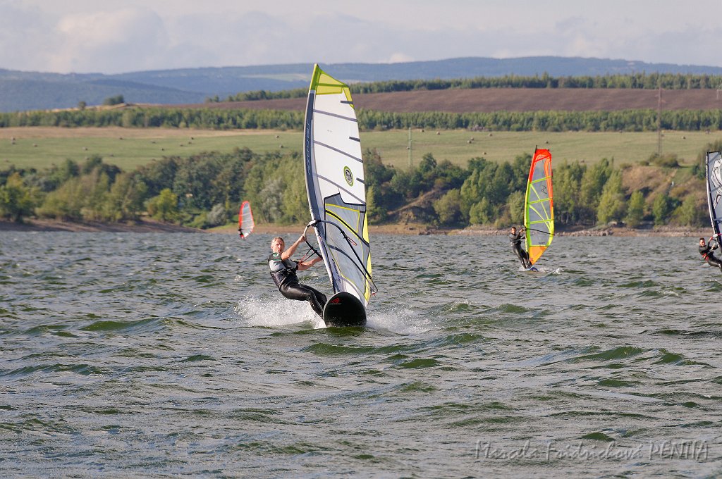 D2015-052-0529u.jpg